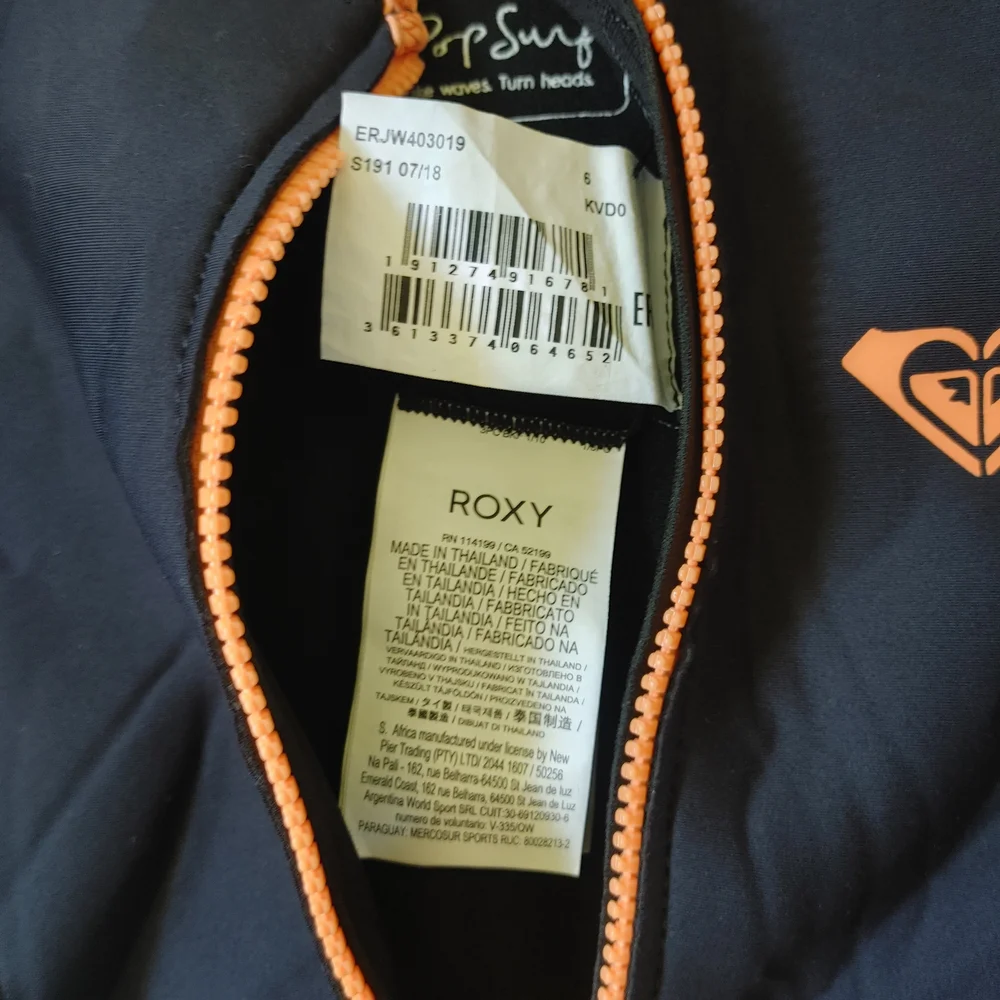 Roxy Women's Black Wetsuit with Tropical Side Panels - Picture 5 of 7